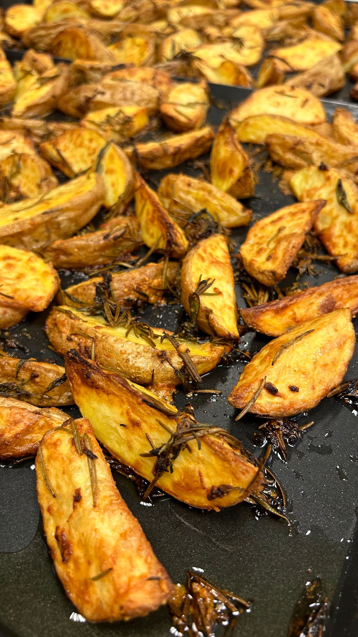 Golden potatoes with rosemary